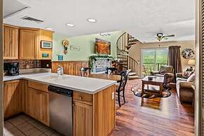 Sleeps 8 Pool Playground Mountain Views Hot Tub