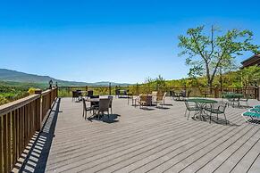 Sleeps 8 Pool Playground Mountain Views Hot Tub