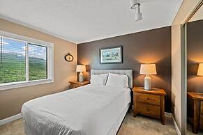 Sleeps 6 Pool Playground Mountain Views Hot Tub