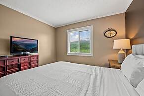 Sleeps 6 Pool Playground Mountain Views Hot Tub