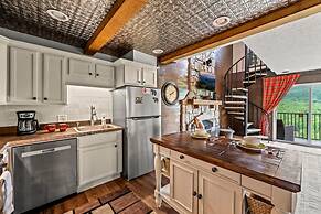 Sleeps 6 Pool Playground Mountain Views Hot Tub