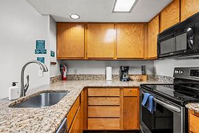 Indoor Pool Hot Tub Sauna Sleeps 6 Full Kitchen