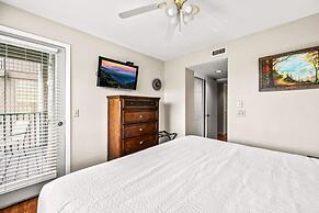 Indoor Pool Hot Tub Sauna Sleeps 6 Full Kitchen