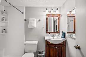 Indoor Pool Hot Tub Sauna Sleeps 6 Full Kitchen