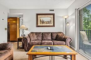 Private Balcony w Views Heated Pool Full Kitchen