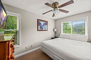 Private Balcony w Views Heated Pool Full Kitchen