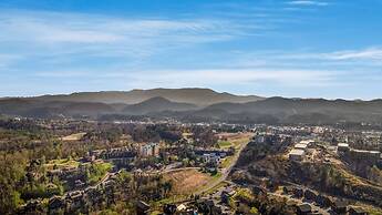 Sleeps 6 Indoor Pool 10 Mins to Dollywood