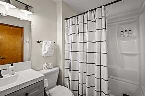 Sleeps 6 Indoor Pool 10 Mins to Dollywood