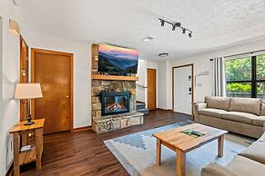 Sleeps 6 Indoor Pool 10 Mins to Dollywood