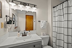 Sleeps 6 Indoor Pool 10 Mins to Dollywood