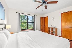 Sleeps 6 Indoor Pool 10 Mins to Dollywood