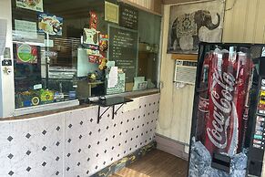 Cole Manor Motel By Oyo Love Field Market Center