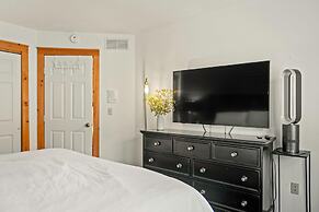 Mountain Escape With Game Room Balcony Stunning Views in the Poconos C