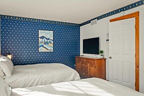 Mountain Escape With Game Room Balcony Stunning Views in the Poconos C