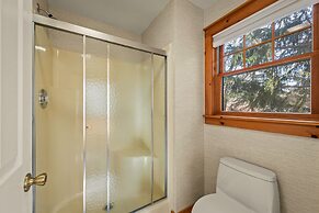 Mountain Escape With Game Room Balcony Stunning Views in the Poconos C