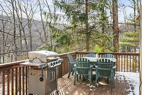 Mountain Escape With Game Room Balcony Stunning Views in the Poconos C