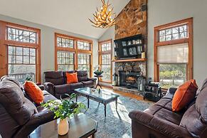 Mountain Escape With Game Room Balcony Stunning Views in the Poconos C