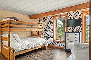 Mountain Escape With Game Room Balcony Stunning Views in the Poconos C