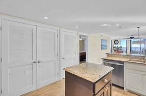 Oceanfront w Pool Beach Access Balcony View 312 B Shipwatch by Avantst