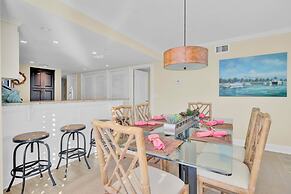 Oceanfront w Pool Beach Access Balcony View 312 B Shipwatch by Avantst