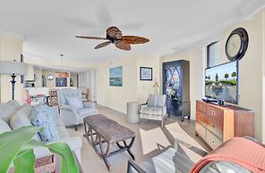 Oceanfront w Pool Beach Access Balcony View 312 B Shipwatch by Avantst