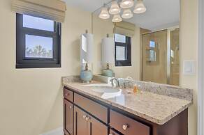 Oceanfront w Pool Beach Access Balcony View 312 B Shipwatch by Avantst