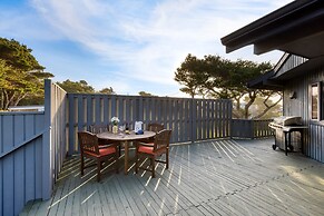 Half Block to Beach w Oceanview Patio Balcony The Shore Pine by Avants
