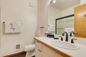 Half Block to Beach w Oceanview Patio Balcony The Shore Pine by Avants