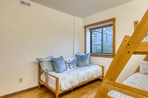 Half Block to Beach w Oceanview Patio Balcony The Shore Pine by Avants