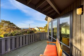 Half Block to Beach w Oceanview Patio Balcony The Shore Pine by Avants