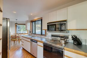 Half Block to Beach w Oceanview Patio Balcony The Shore Pine by Avants