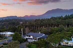 Half Block to Beach w Oceanview Patio Balcony The Shore Pine by Avants