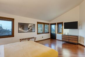 Half Block to Beach w Oceanview Patio Balcony The Shore Pine by Avants