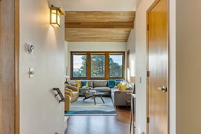 Half Block to Beach w Oceanview Patio Balcony The Shore Pine by Avants