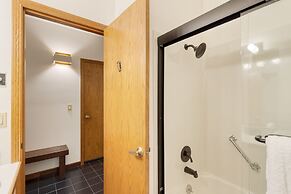 Half Block to Beach w Oceanview Patio Balcony The Shore Pine by Avants