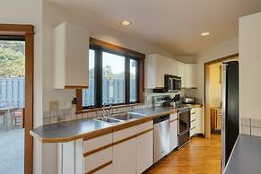 Half Block to Beach w Oceanview Patio Balcony The Shore Pine by Avants