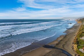 Half Block to Beach w Oceanview Patio Balcony The Shore Pine by Avants