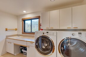 Half Block to Beach w Oceanview Patio Balcony The Shore Pine by Avants