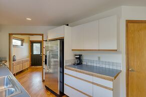 Half Block to Beach w Oceanview Patio Balcony The Shore Pine by Avants