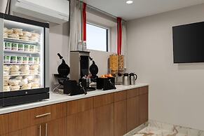 Ramada By Wyndham Brooklyn Empire Blvd