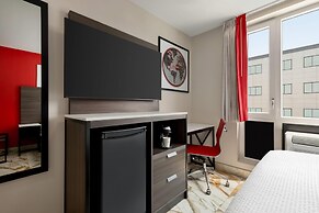 Ramada By Wyndham Brooklyn Empire Blvd