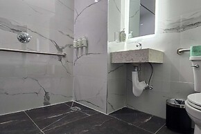 Ramada By Wyndham Brooklyn Empire Blvd