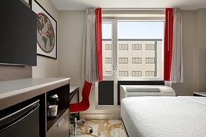 Ramada By Wyndham Brooklyn Empire Blvd