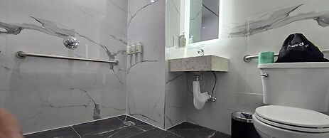 Ramada By Wyndham Brooklyn Empire Blvd