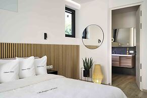 SalvatoreHomes – New Luxurious Apartment in the Centre of Bardolino wi