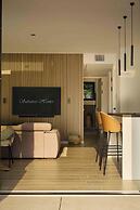 SalvatoreHomes – New Luxurious Apartment in the Centre of Bardolino wi