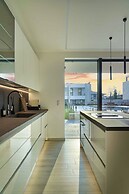 SalvatoreHomes – New Luxurious Apartment in the Centre of Bardolino wi