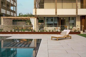 SalvatoreHomes – New Luxurious Apartment in the Centre of Bardolino wi