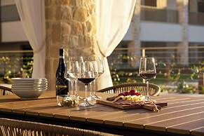 SalvatoreHomes – New Luxurious Apartment in the Centre of Bardolino wi