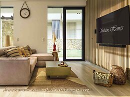 SalvatoreHomes – New Luxurious Apartment in the Centre of Bardolino wi